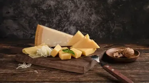 ইতালীয় পারমেসান পনিরের স্বাস্থ্য উপকারিতা
